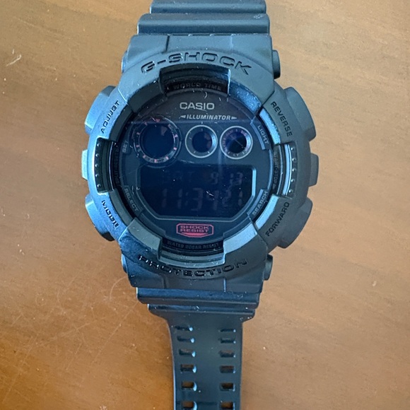 Casio G-Shock Illuminator Black Watch - Picture 4 of 6
